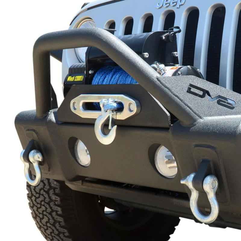 DV8 Offroad 07-18 Jeep Wrangler JK/JL FS-13 Steel Stubby Front Bumper w/ Fog Lights FBSHTB-13