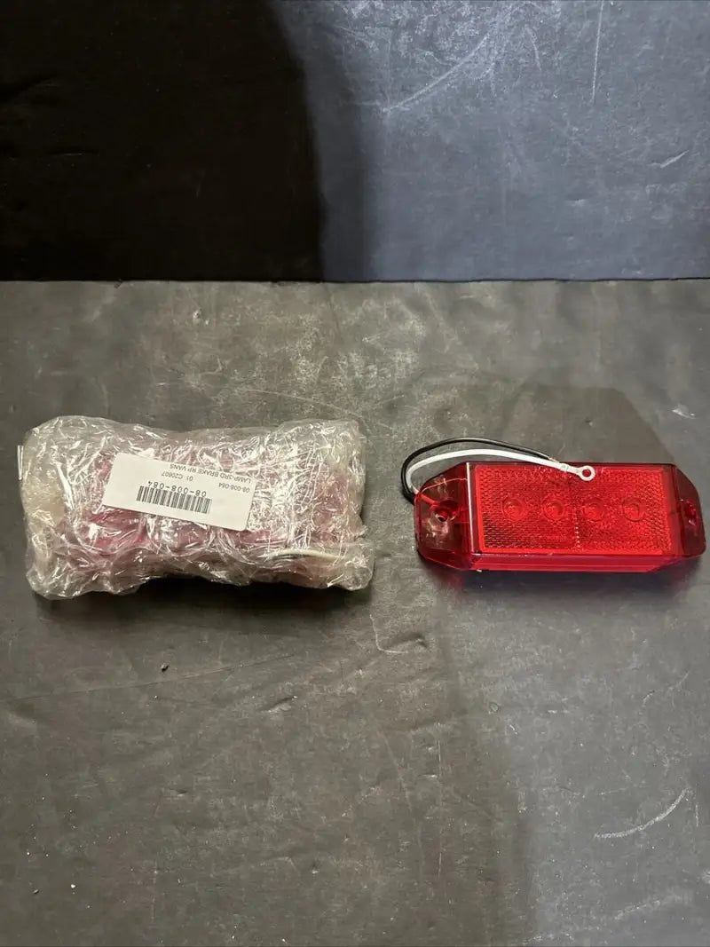 MCL76RB Optronics Led Mark Light W/Reflex;Red o24mcl76rb